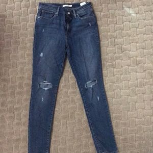 721 Levi high rise jeans! Ripped!